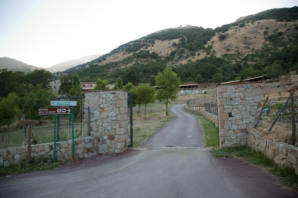 Masseria Rocca Di Gonato Castelbuono  Bagian luar foto